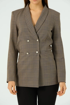 Ein Bekleidungsmodell aus dem Großhandel trägt 40961 - Jacket - Brown, türkischer Großhandel Jacke von Offo