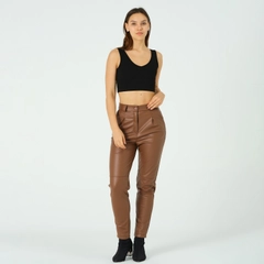 A wholesale clothing model wears 40204 - LEATHER PANTS, Turkish wholesale Pants of Offo