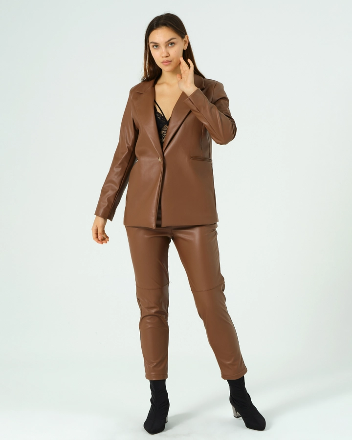 Hurtowa modelka nosi 41062 - Jacket - Light Brown, turecka hurtownia Kurtka firmy Offo