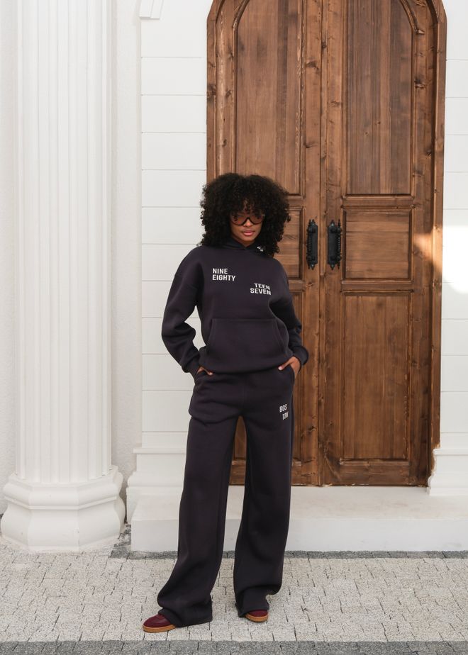 Ouz Fashion Black Casual Sport Tracksuit With Hooded Neck Wholesale Clothing 1