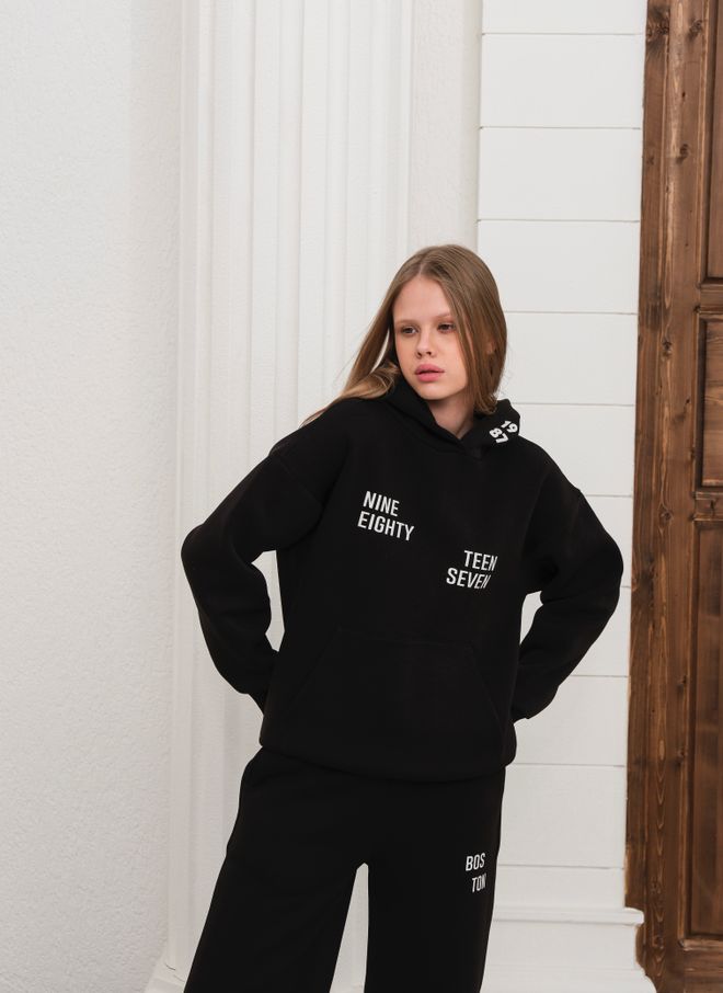 Ouz Fashion Μαύρη Αθλητική Φόρμα Με Τσέπη Καγκουρό Και Λαιμόκοψη Με Κουκούλα Χονδρικό εμπόριο ενδυμάτων Casual