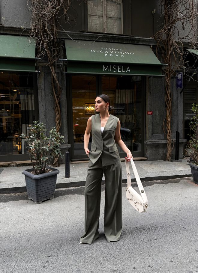 Ouz Fashion Poli Viskozės Atgal Mygtuką Ir Diržo Išsamus Liemenė Kelnės Kostiumas Chaki Didmeninė prekyba drabužiais Aptempta ir platėjanti