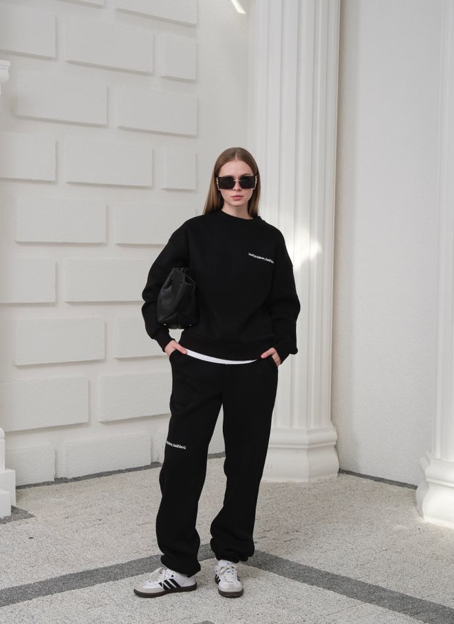 Ouz Fashion Trainingsanzug Schwarz Mit Joggerhose Und Rundhalsausschnitt Großhandelskleidung Lässig