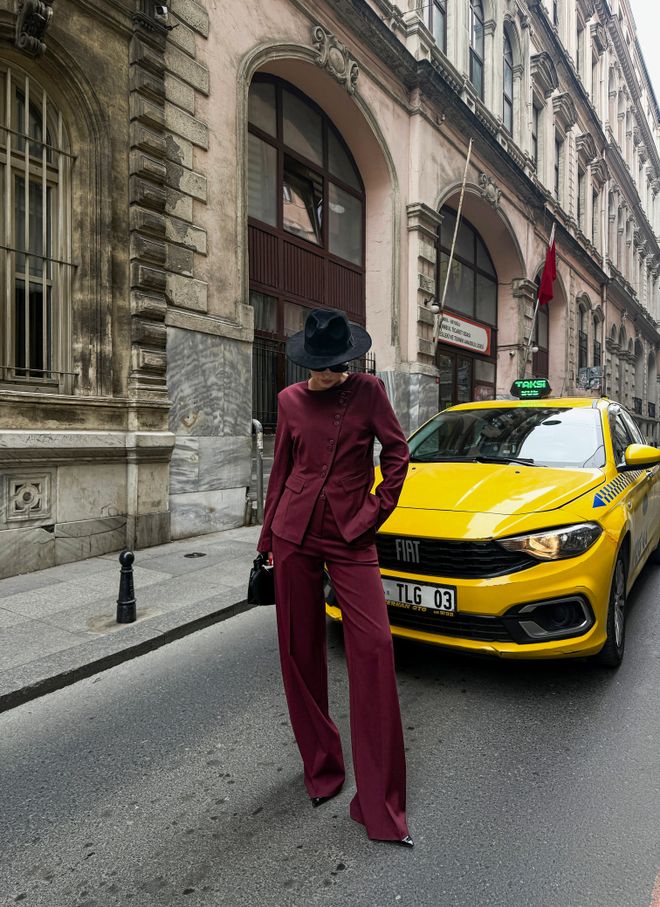 Ouz Fashion Set Di Pantaloni Asimmetrici Con Giacca Imbottita E Bottoni Bordeaux Abbigliamento all'ingrosso Elegante