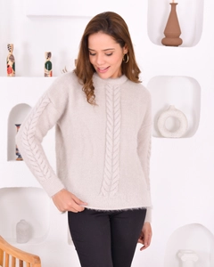 A wholesale clothing model wears pan10047-women's-knitwear-sweater, Turkish wholesale Sweater of PANDA