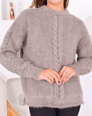 A wholesale clothing model wears  Women's Knitwear Sweater
, Turkish wholesale Sweater of PANDA