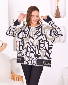 A wholesale clothing model wears pan10056-letter-women's-knitwear-sweater, Turkish wholesale Sweater of PANDA