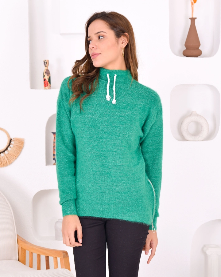 A wholesale clothing model wears pan10059-basic-knitwear-sweater, Turkish wholesale Sweater of PANDA