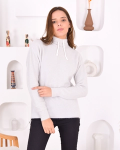 A wholesale clothing model wears pan10062-basic-knitwear-sweater, Turkish wholesale Sweater of PANDA