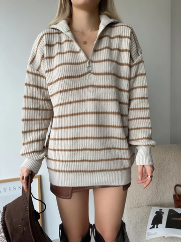 A wholesale clothing model wears  Zippered Knitwear Sweater
, Turkish wholesale Blouse of PANDA