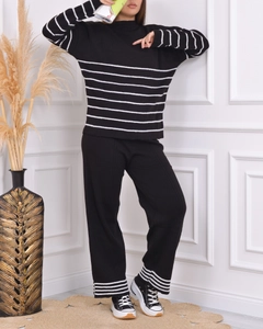 A wholesale clothing model wears pan10037-knitwear-suit-with-trousers, Turkish wholesale Suit of PANDA