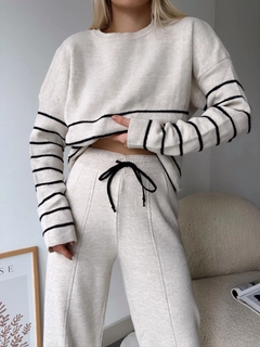 A wholesale clothing model wears pan10039-knitwear-suit-with-trousers, Turkish wholesale Suit of PANDA