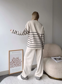 A wholesale clothing model wears pan10039-knitwear-suit-with-trousers, Turkish wholesale Suit of PANDA