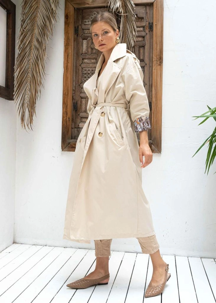 A wholesale clothing model wears 30230 - Trenchcoat - Stone, Turkish wholesale Trenchcoat of Perry