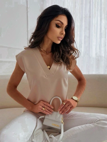 A wholesale clothing model wears  V-Neck Short Sleeve Woven Viscose Fabric Blouse
, Turkish wholesale Blouse of Polo Bonetta