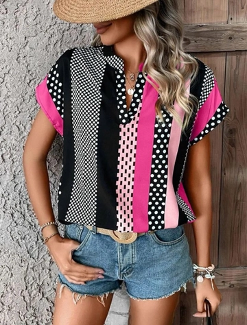 Модел на дрехи на едро носи  Блуза Moskrepe С Прорезна Яка
, турски едро Блуза на Polo Bonetta