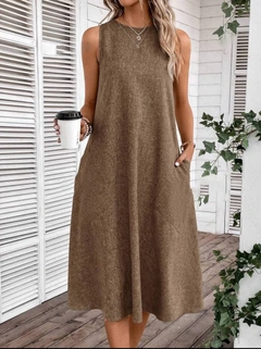 Una modella di abbigliamento all'ingrosso indossa pbo11041-linen-fabric-dress-with-pocket-detail, vendita all'ingrosso turca di Vestito di Polo Bonetta