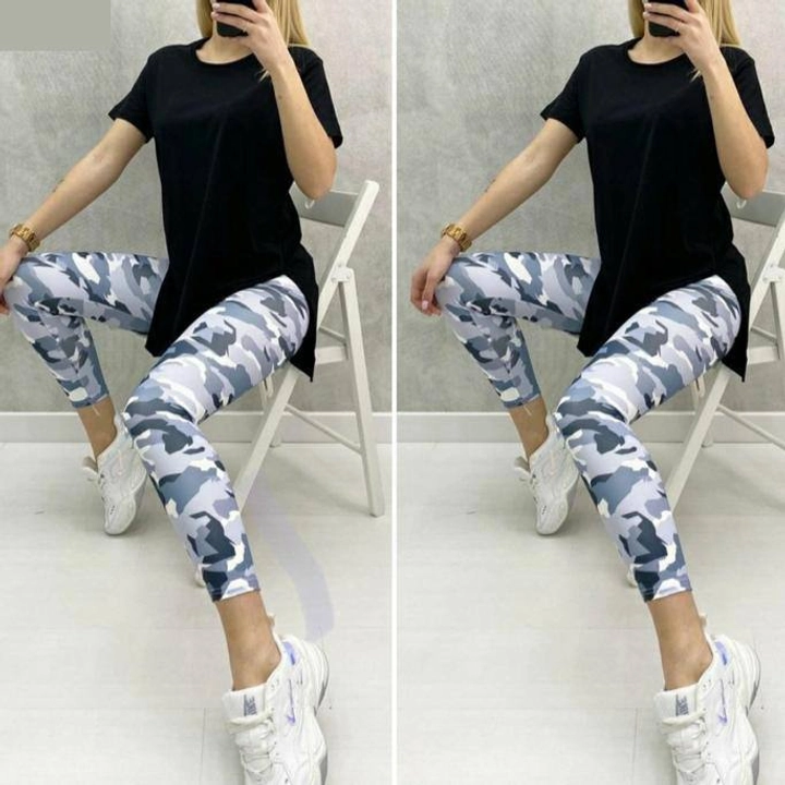 A wholesale clothing model wears PBO10436 - Digital Printed Diving Fabric Camouflage Tights, Turkish wholesale Leggings of Polo Bonetta