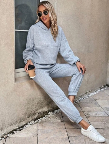 A wholesale clothing model wears  Hooded Three Thread Double Set With Fleece Inside
, Turkish wholesale Suit of Polo Bonetta