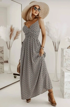 Bir model, Polo Bonetta toptan giyim markasının PBO10073 - Strapless  Double Breasted Collar Crepe Fabric Dress toptan Elbise ürününü sergiliyor.