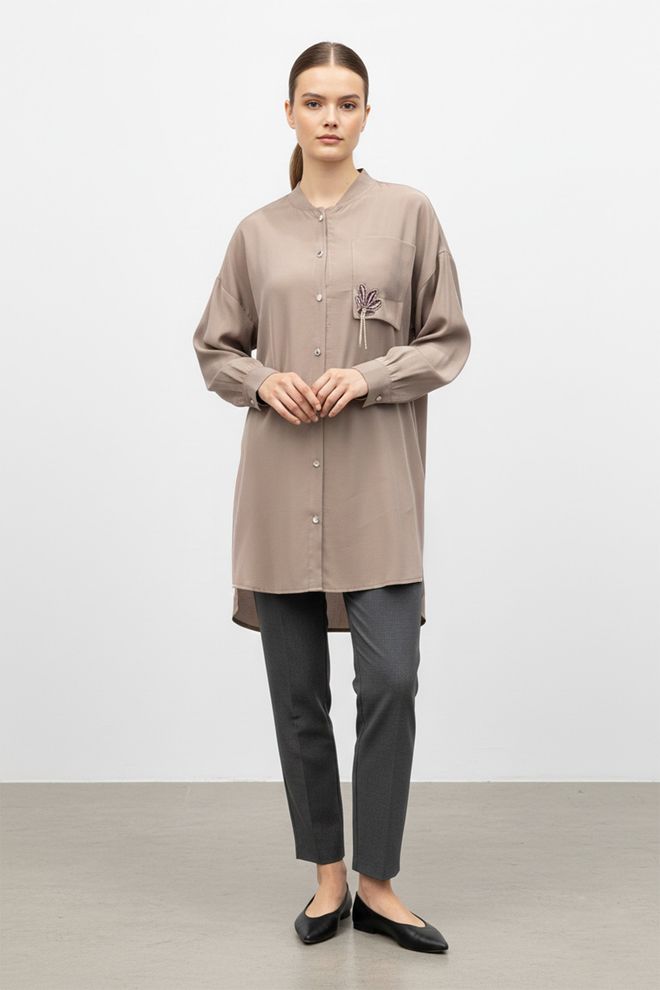 Puane Beige Shirt Met Lange Mouwen En Grandad Hals Groothandel Kleding Bescheiden