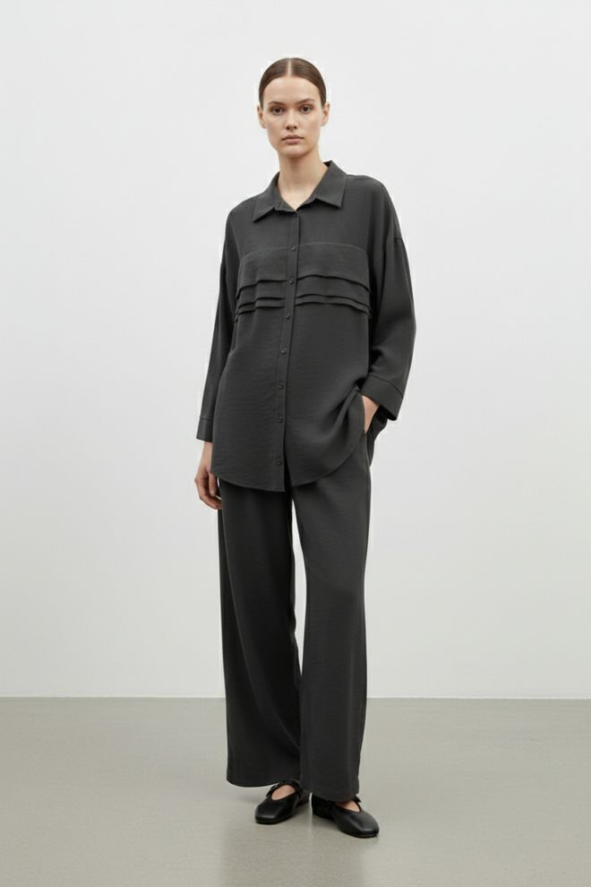 Puane Rinkinys Juoda Kokteilinė Aptempta Ir Platėjanti Apykaklė Su Įkirpimu Didmeninė prekyba drabužiais Apykaklė su įkirpimu