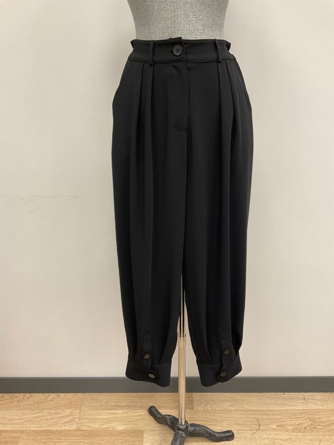 Puane Pantaloni Neri Eleganti Con Gamba A Palloncino E Vita Alta Abbigliamento all'ingrosso Casuale