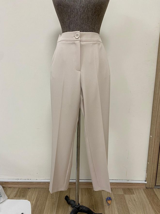 Puane Beige Tapered/Carrot Pants With Buttoned Closure Wholesale Clothing Casual