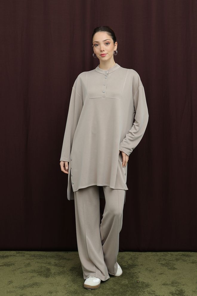 Puane Bež Donji Dio Trenirke S Grandad Ovratnikom I Širokim Palazzo Hlačama Veleprodaja odjeće Skroman