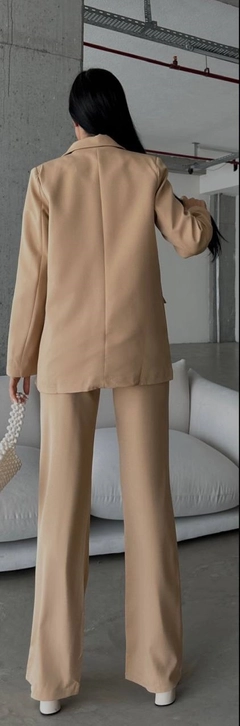 A wholesale clothing model wears qes10021-set-mink, Turkish wholesale Suit of Qesto Fashion