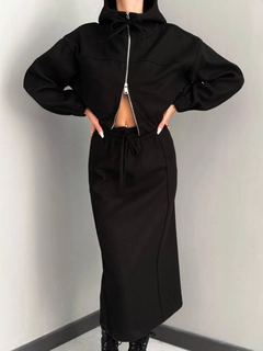 A wholesale clothing model wears qes10045-stamp-set-black, Turkish wholesale Suit of Qesto Fashion