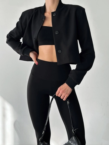 Una modella di abbigliamento all'ingrosso indossa  Giacca Atlas - Nera
, vendita all'ingrosso turca di Giacca di Qesto Fashion