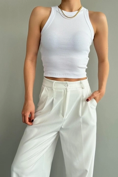 A wholesale clothing model wears QUS11985 - Camisole Singlet - White, Turkish wholesale Undershirt of Qustyle