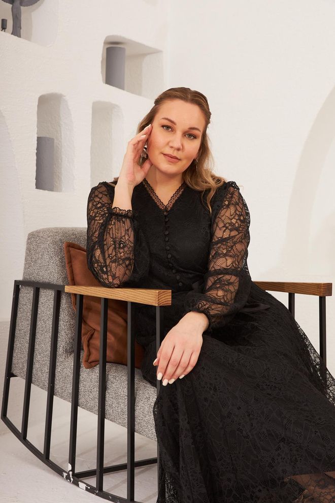 RMG فستان أسود ماكسي أنيق وقصّة ضيقة ومتسعة ملابس بالجملة عمل