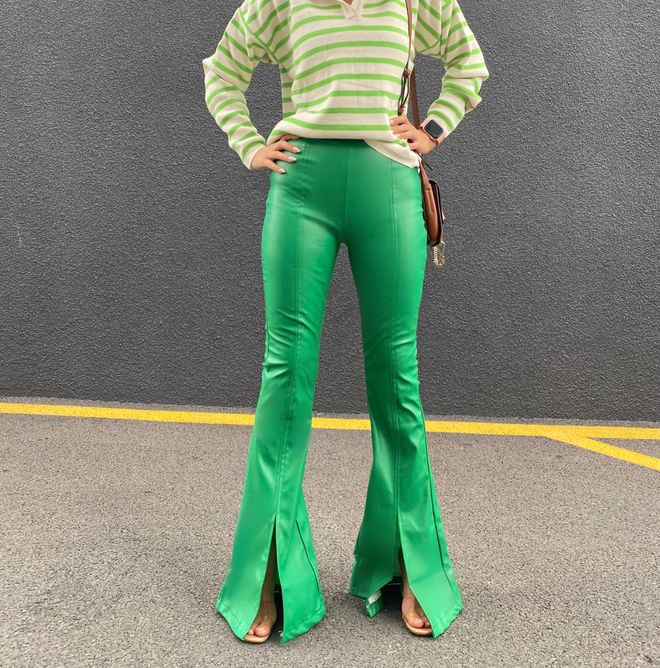Radica Fashion Groene Leren Broek Met Uitlopende Pijpen En Split Aan De Voorkant Groothandel Kleding Casual