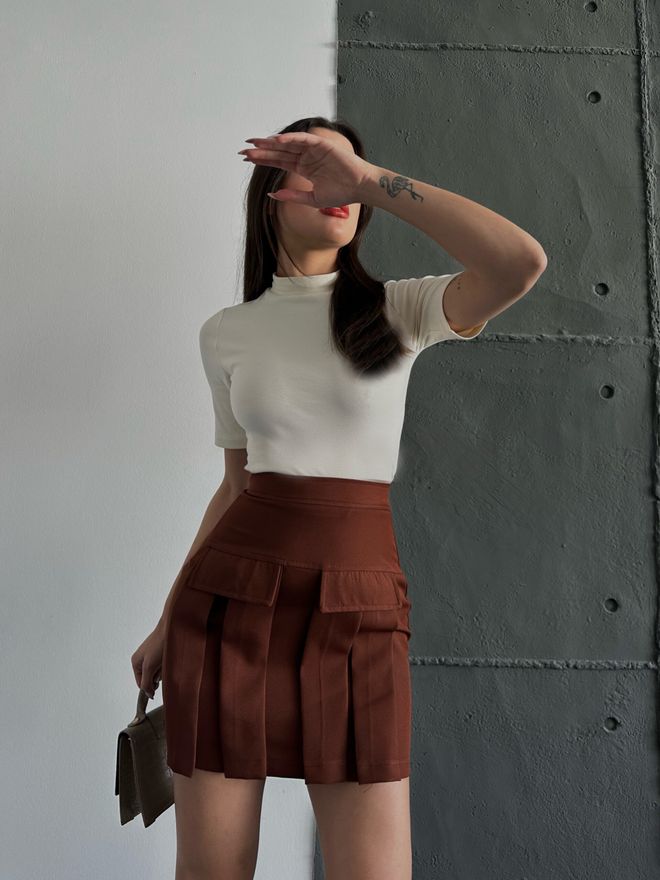 Radica Fashion Bruine Mini atlasrok Met Zakplooi Groothandel Kleding Casual