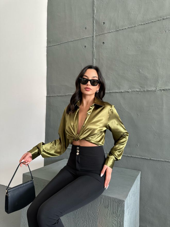 Radica Fashion قميص كاكي ساتان كبير الحجم ملابس بالجملة عمل