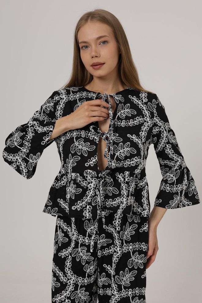 Reyon Blusa Ricamata Con Papillon Nera Abbigliamento all'ingrosso Casuale