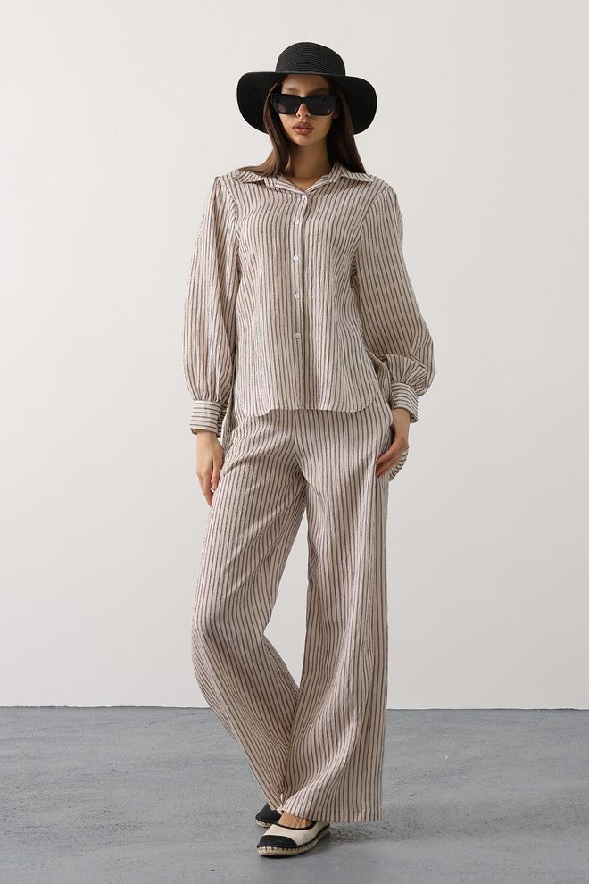 Reyon Set Beige A Righe Casual Elegante E Formale Abbigliamento all'ingrosso Casuale