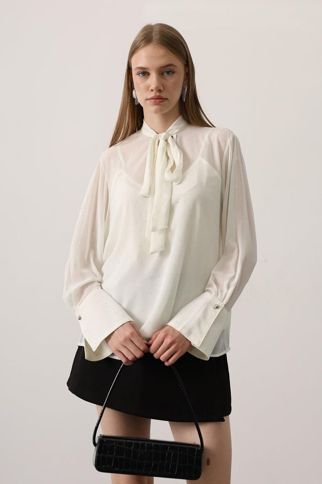 Reyon Witte Elegante Blouse Met Polka Dots Groothandel Kleding Bescheiden