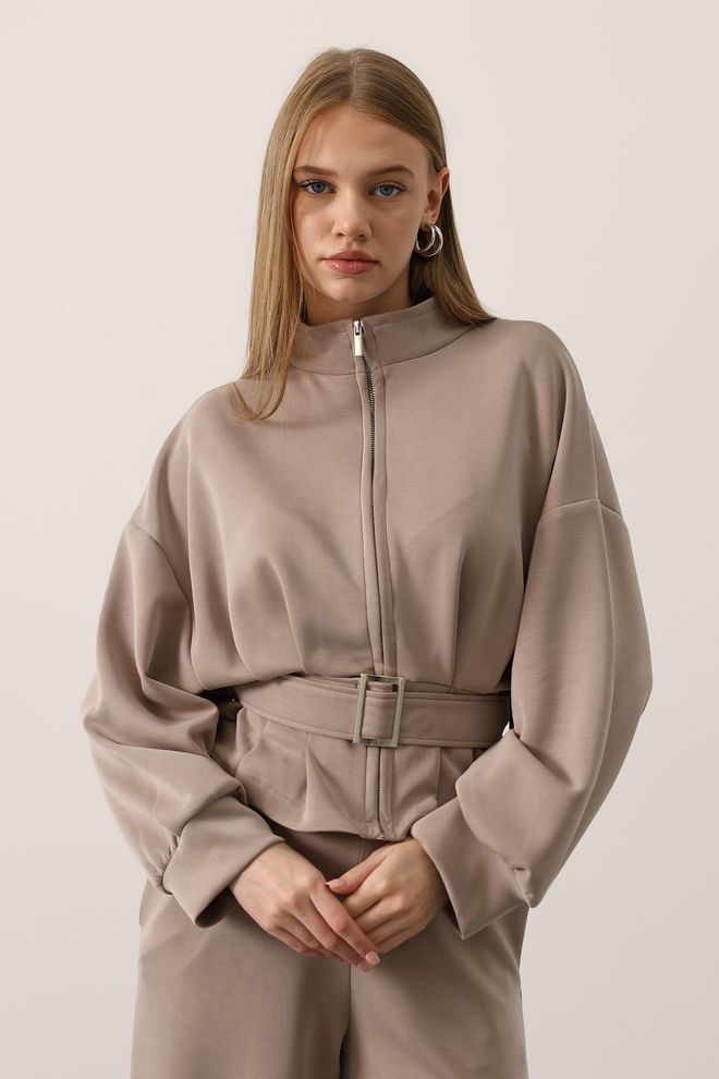 Reyon Μπεζ Μπλούζα Oversized Με Ψηλό Λαιμό Χονδρικό εμπόριο ενδυμάτων Σαλόνι