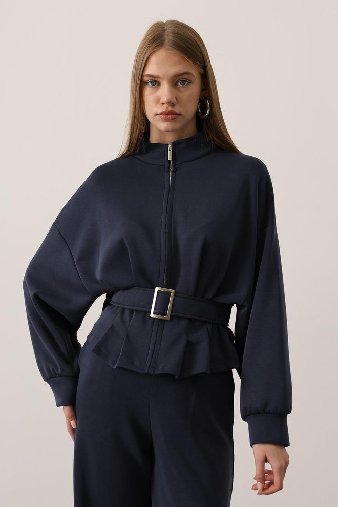 Reyon Μπλούζα Μπλε Μαρέν Με Oversized Εφαρμογή Και Ψηλή Λαιμόκοψη Χονδρικό εμπόριο ενδυμάτων Σαλόνι