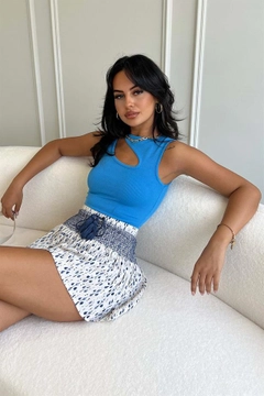 A wholesale clothing model wears REY10790 - Cutout Front Knitted Crop - Blue, Turkish wholesale Crop Top of Reyon