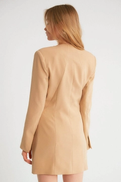Ένα μοντέλο χονδρικής πώλησης ρούχων φοράει 5927 - Camel Jacket, τούρκικο Μπουφάν χονδρικής πώλησης από Robin