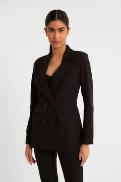 Bir model, Robin toptan giyim markasının 9753 - Jacket - Black toptan Ceket ürününü sergiliyor.