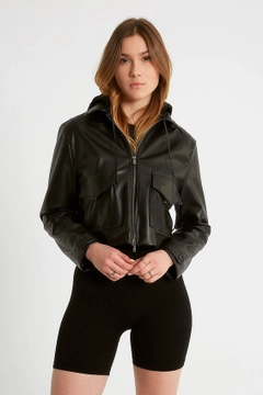 Модель оптовой продажи одежды носит 1546 - Black Coat, турецкий оптовый товар Пальто от Robin.