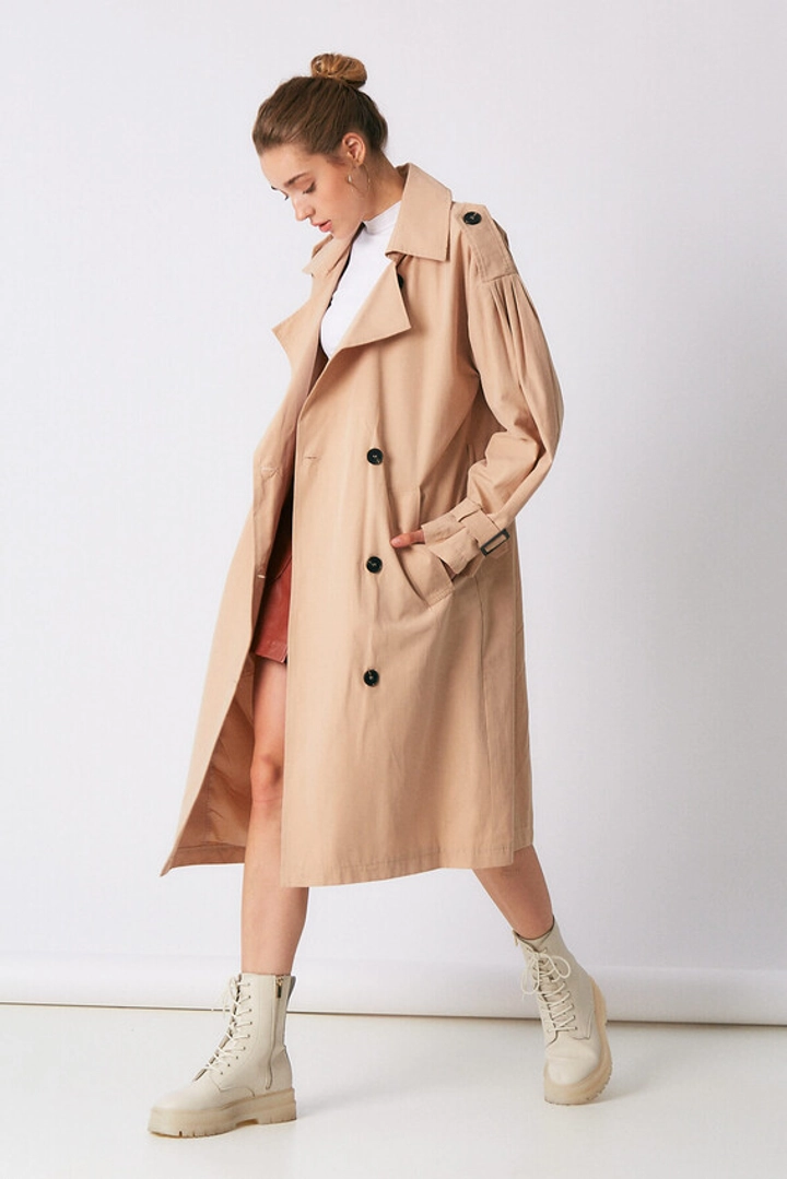 A wholesale clothing model wears 3263 - Stone Trenchcoat, Turkish wholesale Trenchcoat of Robin