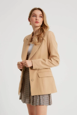 A model wears 3323 - Light Camel Jacket, wholesale undefined of Robin to display at Lonca