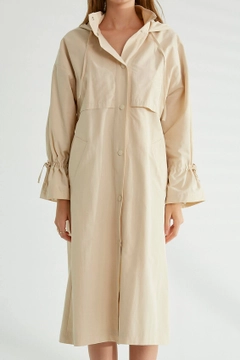 A wholesale clothing model wears 3360 - Stone Trenchcoat, Turkish wholesale Trenchcoat of Robin