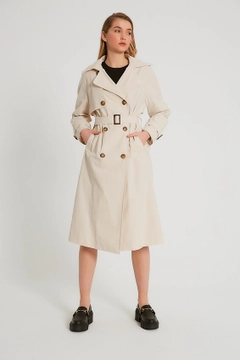 A wholesale clothing model wears 3434 - Stone Trenchcoat, Turkish wholesale Trenchcoat of Robin